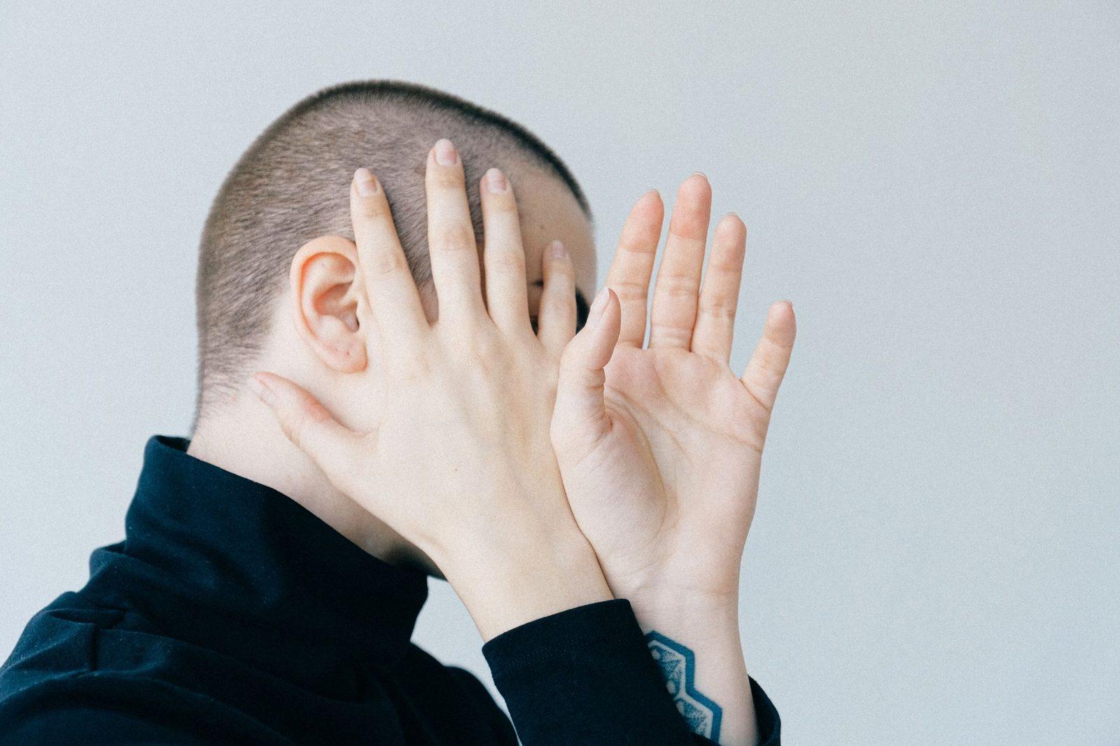 L'invisible traçage : Pourquoi vos métadonnées en disent plus que vos messages