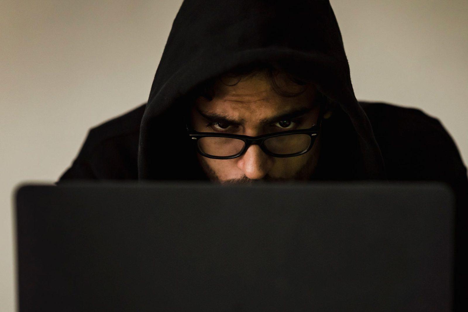 L'ombre du bannissement : Comment protéger son accès au réseau face à la restriction des VPN