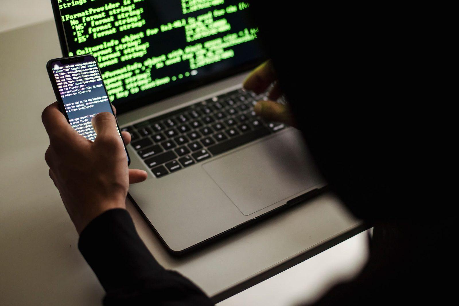 Parler à l'administration sans se livrer : le guide du contact anonyme avec les guichets publics
